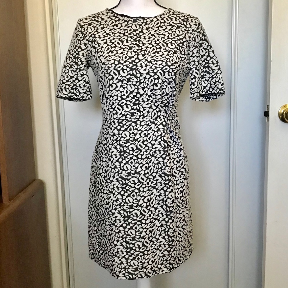 🔥2 x $25🔥H&M fully lined leopard print dress